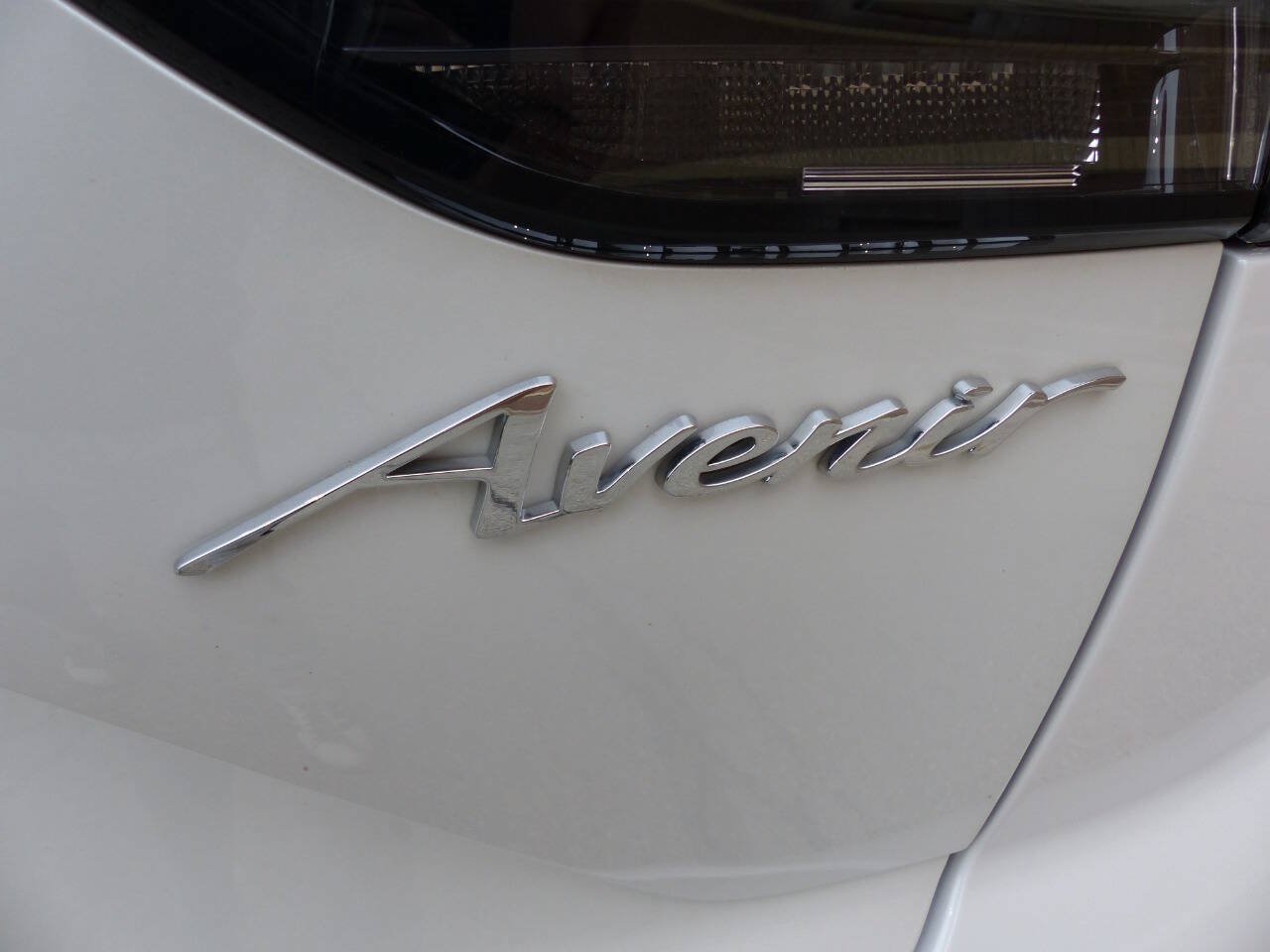Used 2023 Buick Envision Avenir AWD/4WD image 8