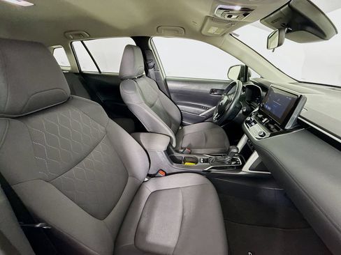 Used 2025 Toyota Corolla Cross LE AWD/4WD image 29