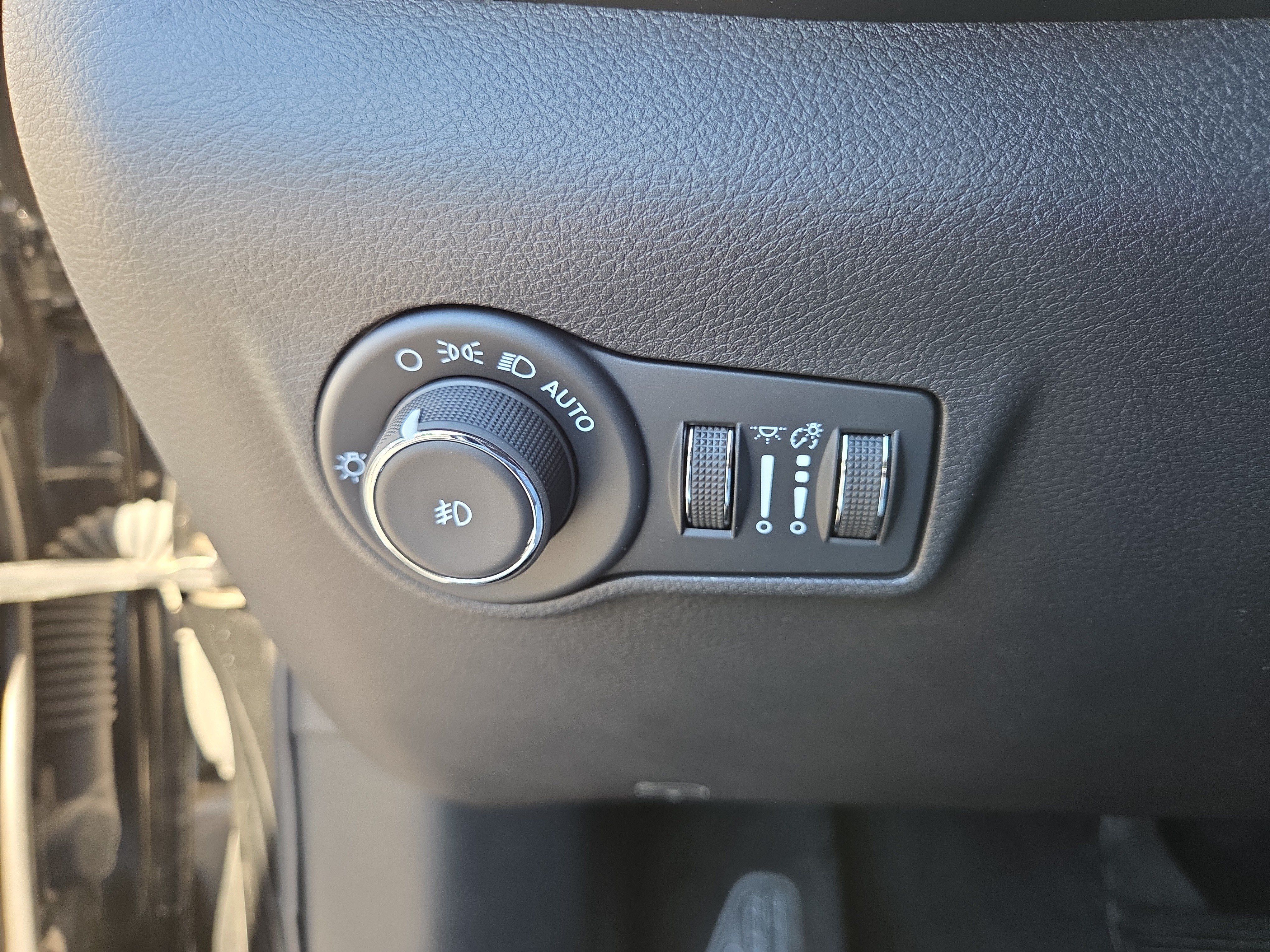 Certified 2024 Jeep Compass Latitude AWD/4WD image 31