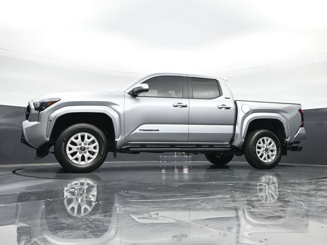 Used 2024 Toyota Tacoma SR5 AWD/4WD image 44