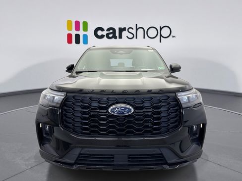Used 2025 Ford Explorer ST-Line w/ ST-Line Street Pack AWD/4WD image 8