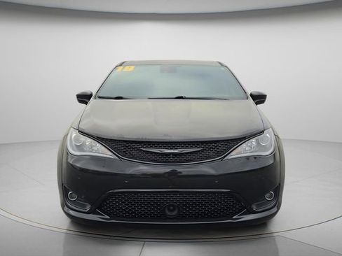 Used 2019 Chrysler Pacifica Touring Plus w/ Advanced Safetytec Group image 4