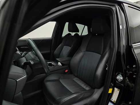 Used 2021 Toyota Venza XLE image 20