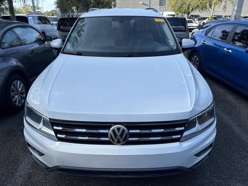 Used 2019 Volkswagen Tiguan SE FWD image 2