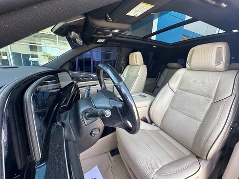 Used 2023 Cadillac Escalade Premium Luxury w/ LPO, Illumination Package RWD image 19