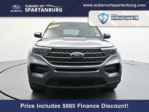 Used 2023 Ford Explorer XLT image 3