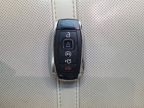 Used 2017 Lincoln MKZ Reserve w/ Technology Package image 32