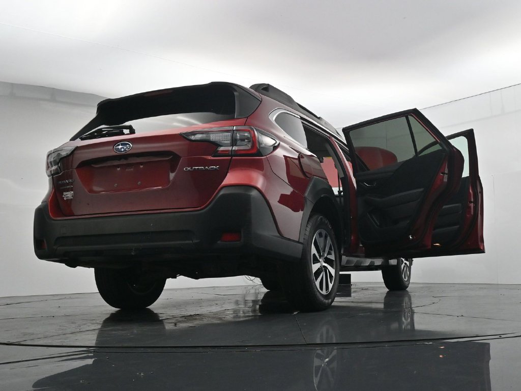 Used 2024 Subaru Outback Premium AWD/4WD image 44