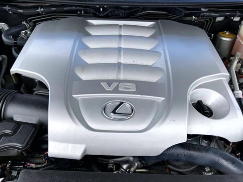 Used 2016 Lexus LX 570 4WD w/ Luxury Package image 62