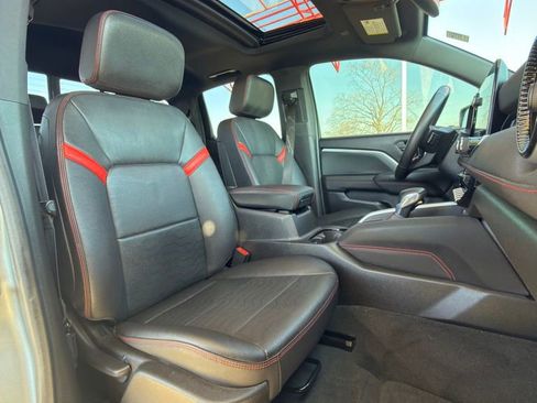 Used 2023 Chevrolet Colorado Z71 w/ Z71 Convenience Package 2 image 36