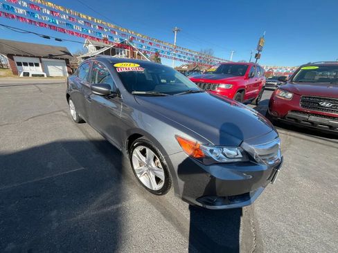 Used 2013 Acura ILX w/ Technology Package image 8