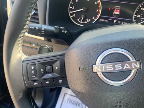 Used 2025 Nissan Rogue SV AWD/4WD image 21
