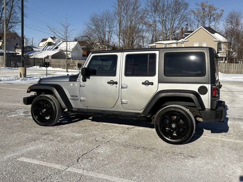 Used 2015 Jeep Wrangler Unlimited Sport w/ Mopar Black Appearance Group image 17