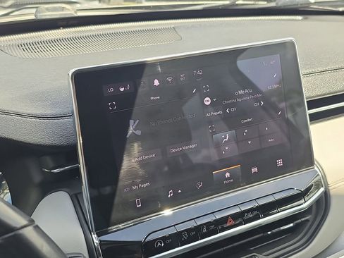 Used 2022 Jeep Compass Limited image 27