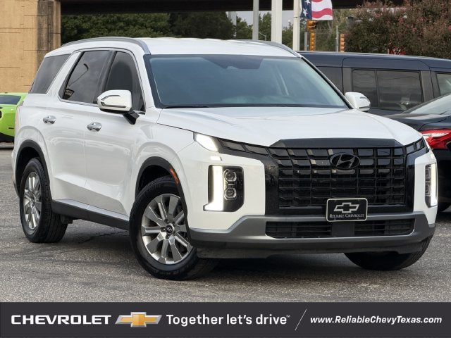 Used 2025 Hyundai Palisade SEL FWD image 2