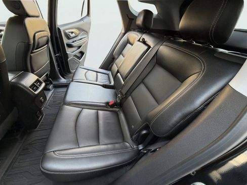 Used 2024 GMC Terrain SLT w/ Infotainment Package II AWD/4WD image 11