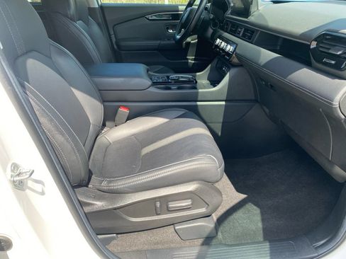 Certified 2025 Honda Pilot EX-L image 32