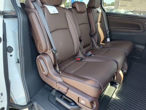 New 2026 Honda Odyssey Touring image 14