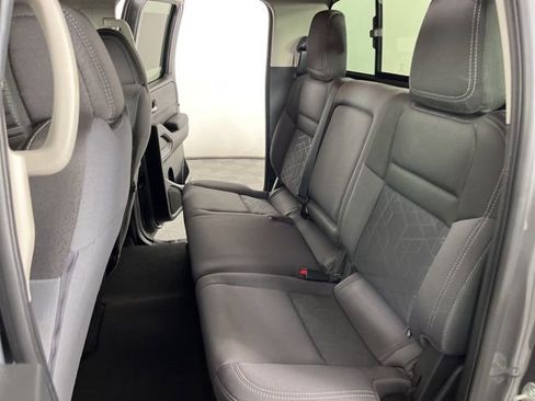 Used 2025 Nissan Frontier SV w/ SV Convenience Package image 41