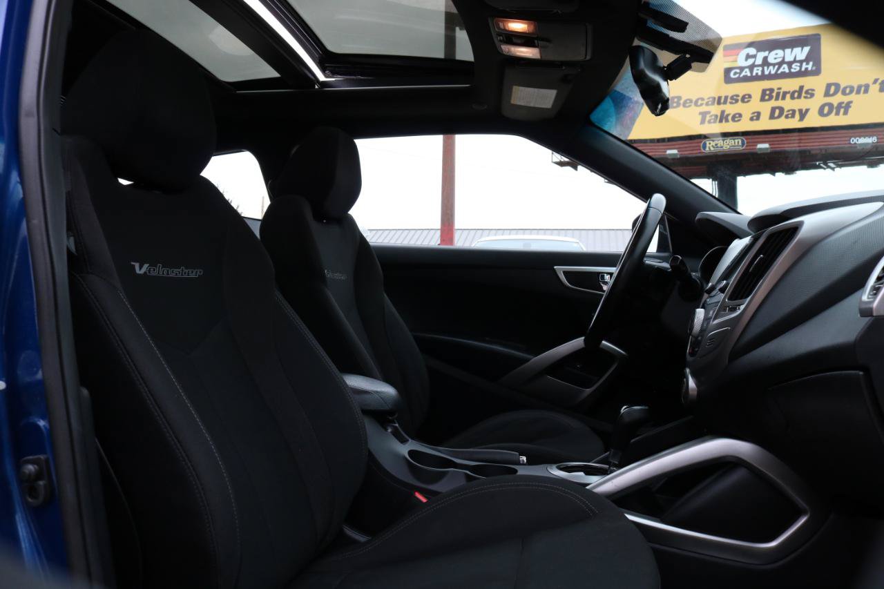 Used 2017 Hyundai Veloster Value Edition FWD image 37