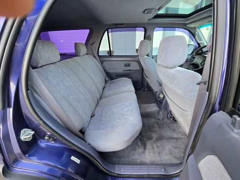 Used 2000 Toyota 4Runner SR5 image 16