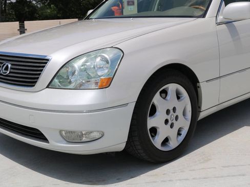 Used 2001 Lexus LS 430 RWD image 17