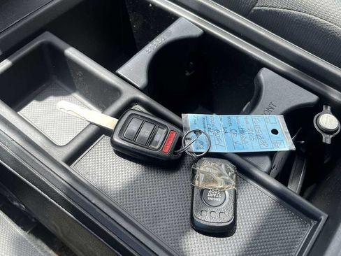 Used 2015 Honda CR-V LX image 52