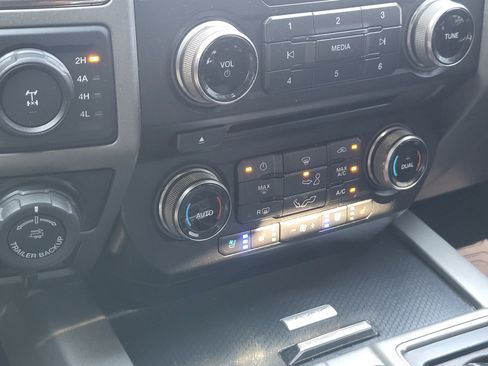 Used 2018 Ford F150 Raptor w/ Equipment Group 802A Luxury AWD/4WD image 17