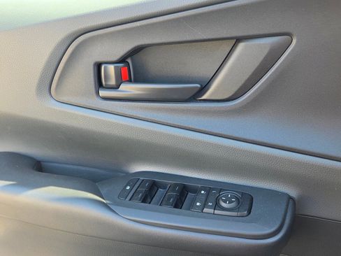 Used 2024 Toyota Prius LE image 31