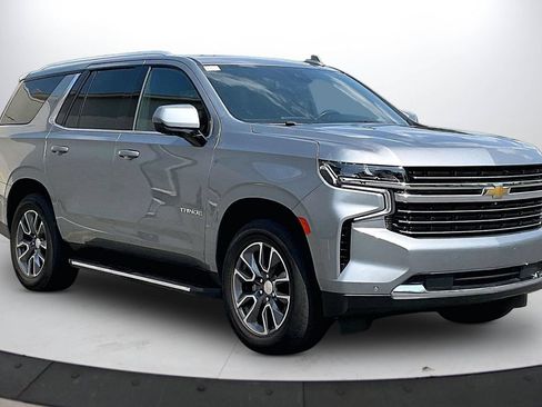 Used 2023 Chevrolet Tahoe LT w/ Luxury Package AWD/4WD image 2