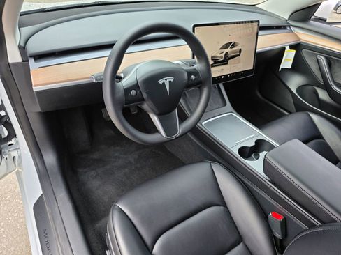 Used 2023 Tesla Model 3 Standard Range image 16