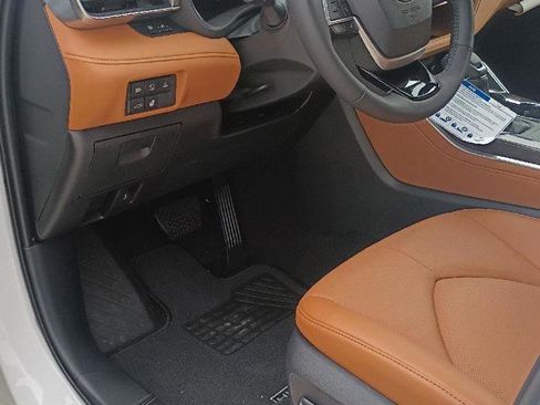 New 2026 Toyota Highlander Platinum image 11