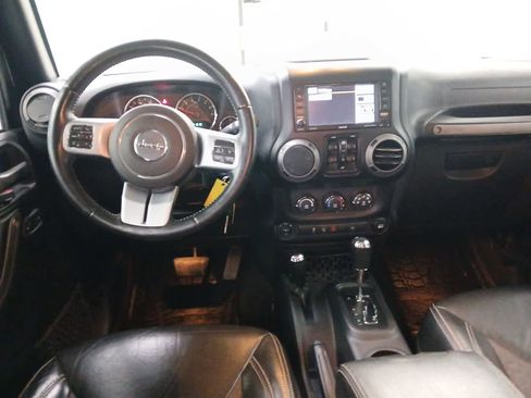 Used 2017 Jeep Wrangler Freedom Edition image 11