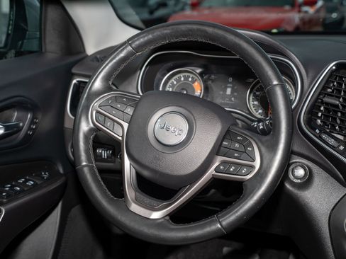 Used 2019 Jeep Cherokee Limited w/ Luxury Group image 22