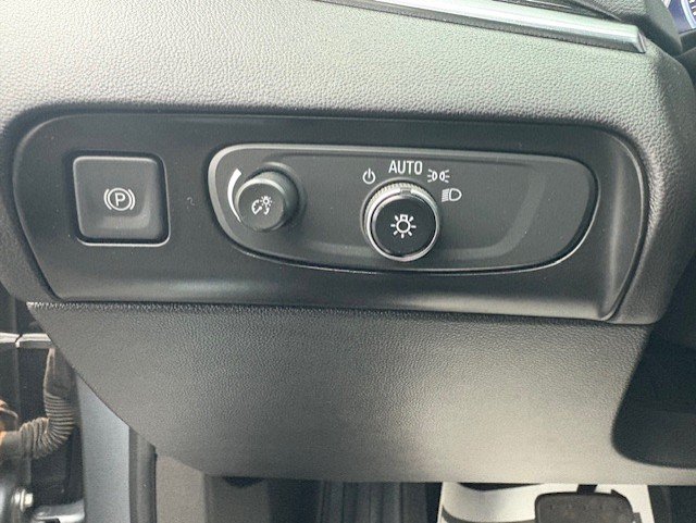 Used 2021 Buick Enclave Avenir w/ Avenir Technology Package FWD image 18