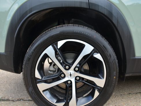 Used 2024 Chevrolet Trax RS FWD image 20