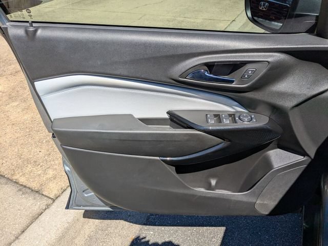 Used 2024 Chevrolet Trax LT w/ Driver Confidence Package FWD image 28