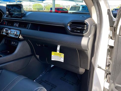 Used 2025 Honda Pilot EX-L image 18