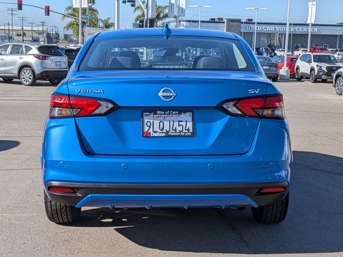 Used 2024 Nissan Versa SV image 3