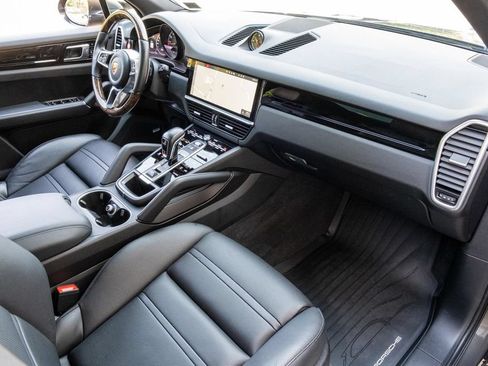 Used 2019 Porsche Cayenne AWD/4WD image 26