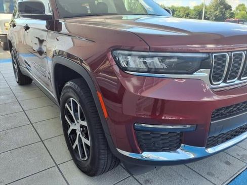 Used 2024 Jeep Grand Cherokee L Limited w/ Luxury Tech Group II AWD/4WD image 25