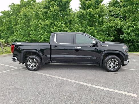 Used 2025 GMC Sierra 1500 SLT AWD/4WD image 7