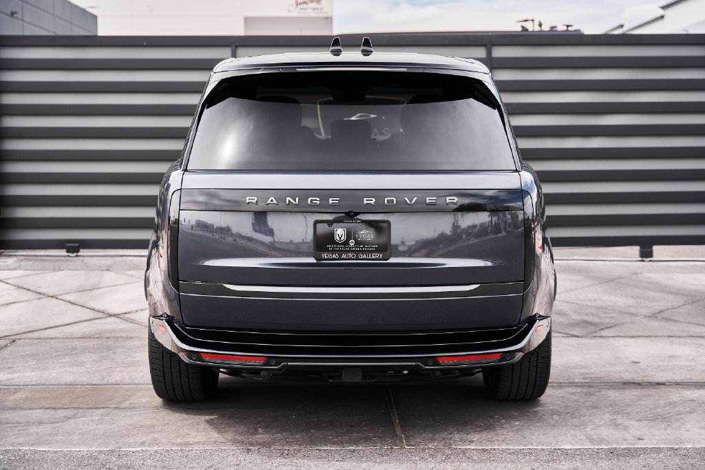 Used 2025 Land Rover Range Rover SE AWD/4WD image 13