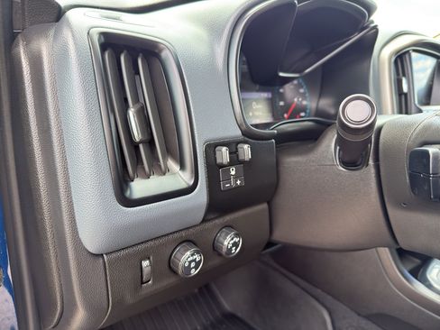 Used 2019 Chevrolet Colorado Z71 AWD/4WD image 14