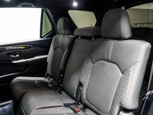 Used 2025 Honda Pilot Sport image 37