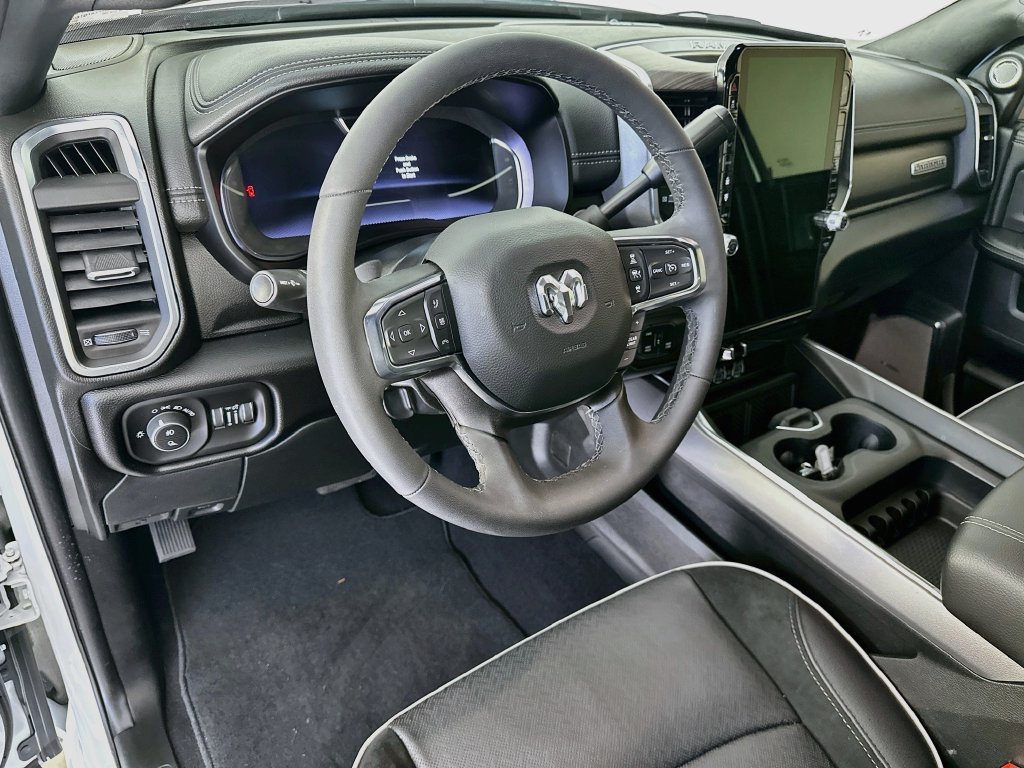 Used 2026 RAM 2500 Laramie AWD/4WD image 31