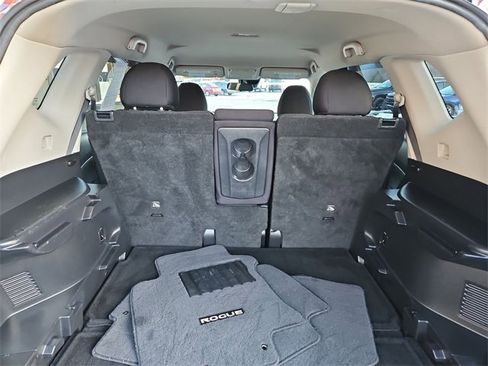 Used 2019 Nissan Rogue SV image 24