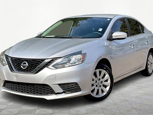 Used 2016 Nissan Sentra SV image 2
