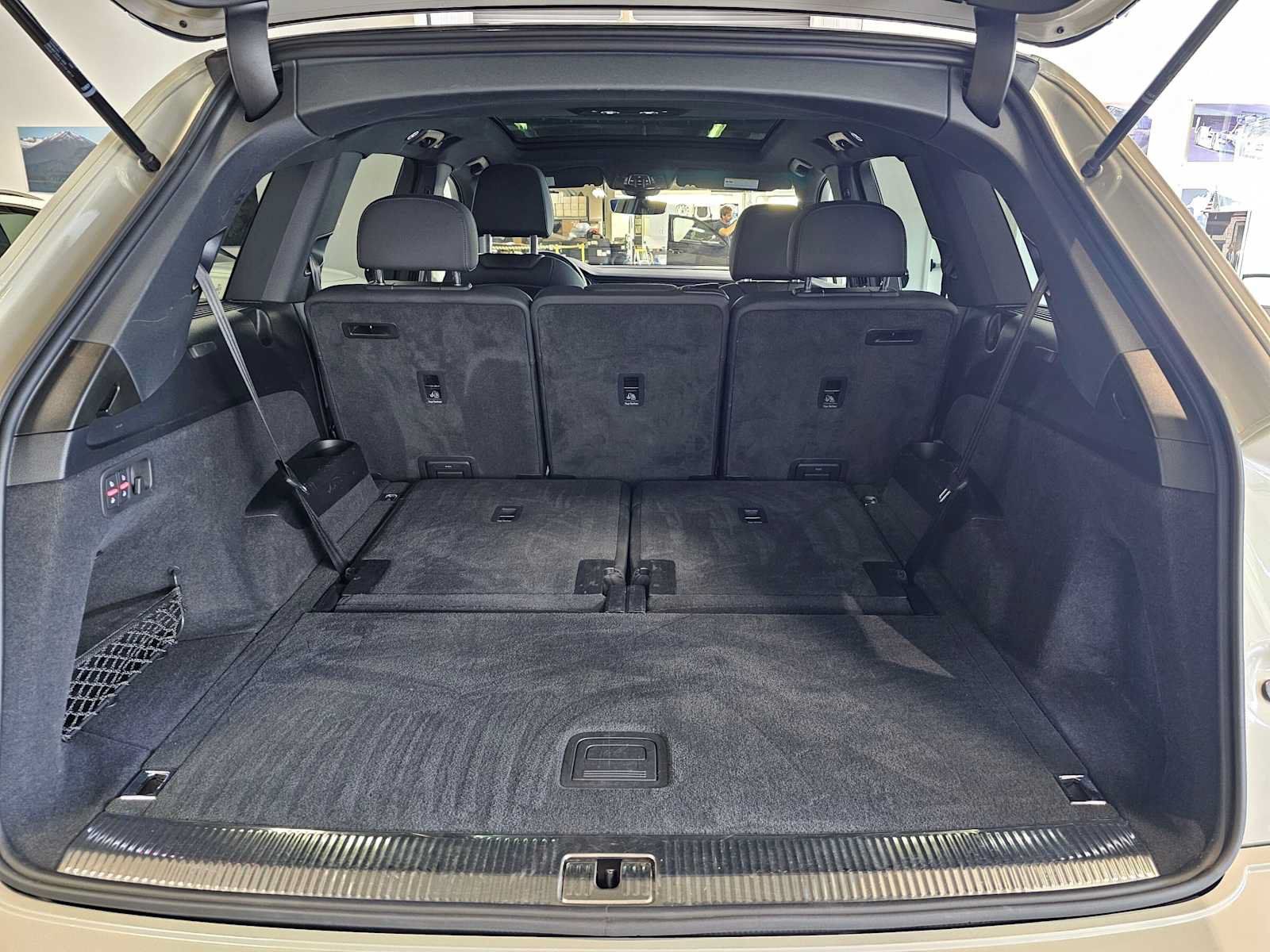 Used 2023 Audi Q7 2.0T Premium Plus w/ Premium Plus Package AWD/4WD image 16