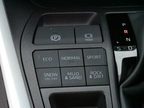 Certified 2025 Toyota RAV4 XLE AWD/4WD image 28